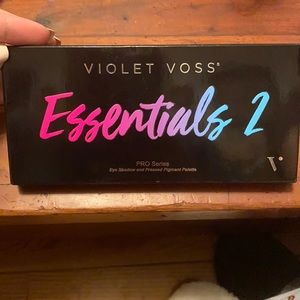 Violet Voss-Essentials 2